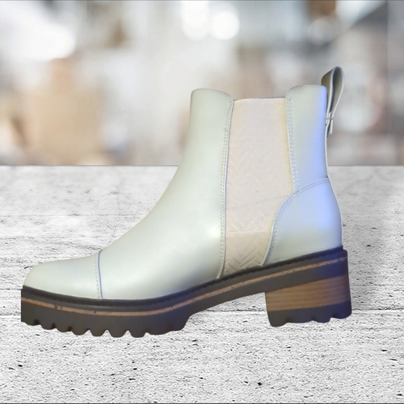 Mirette Chelsea Boots By Journee Gray Size 9 - Picture 3 of 15